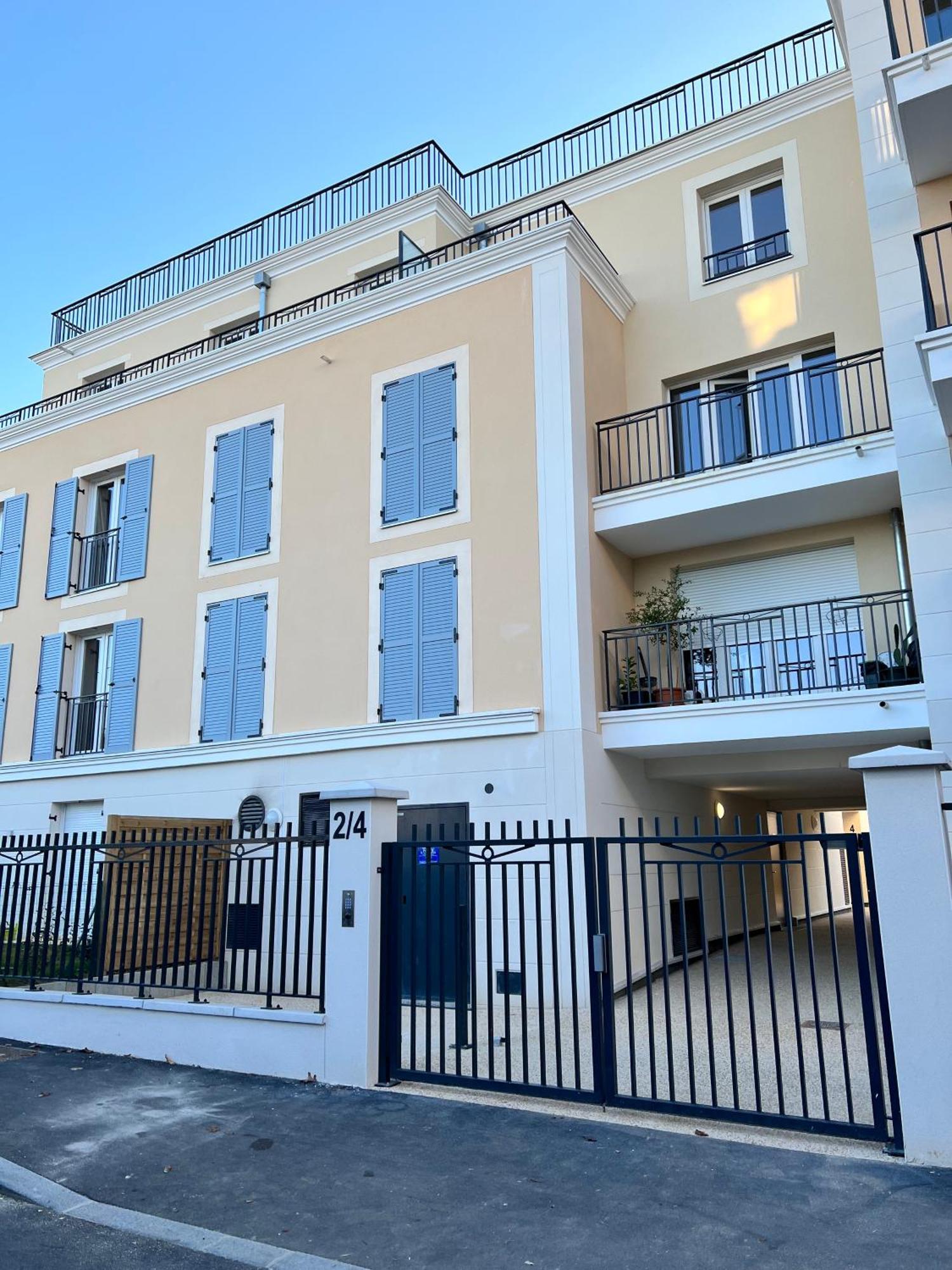 Elegant Appartement Minimaliste Entre Paris Et Disney Noisy-le-Grand Bagian luar foto