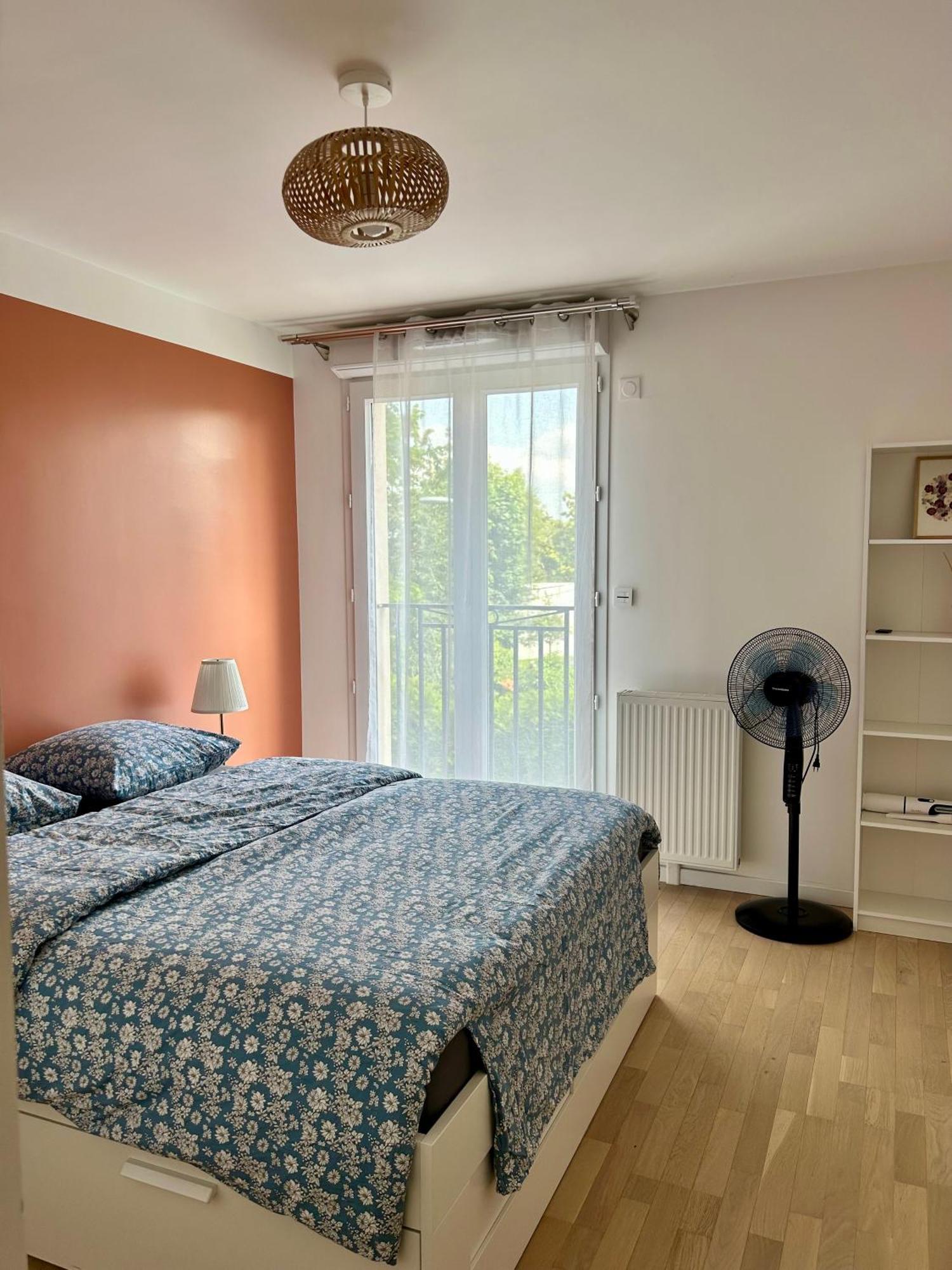 Elegant Appartement Minimaliste Entre Paris Et Disney Noisy-le-Grand Bagian luar foto