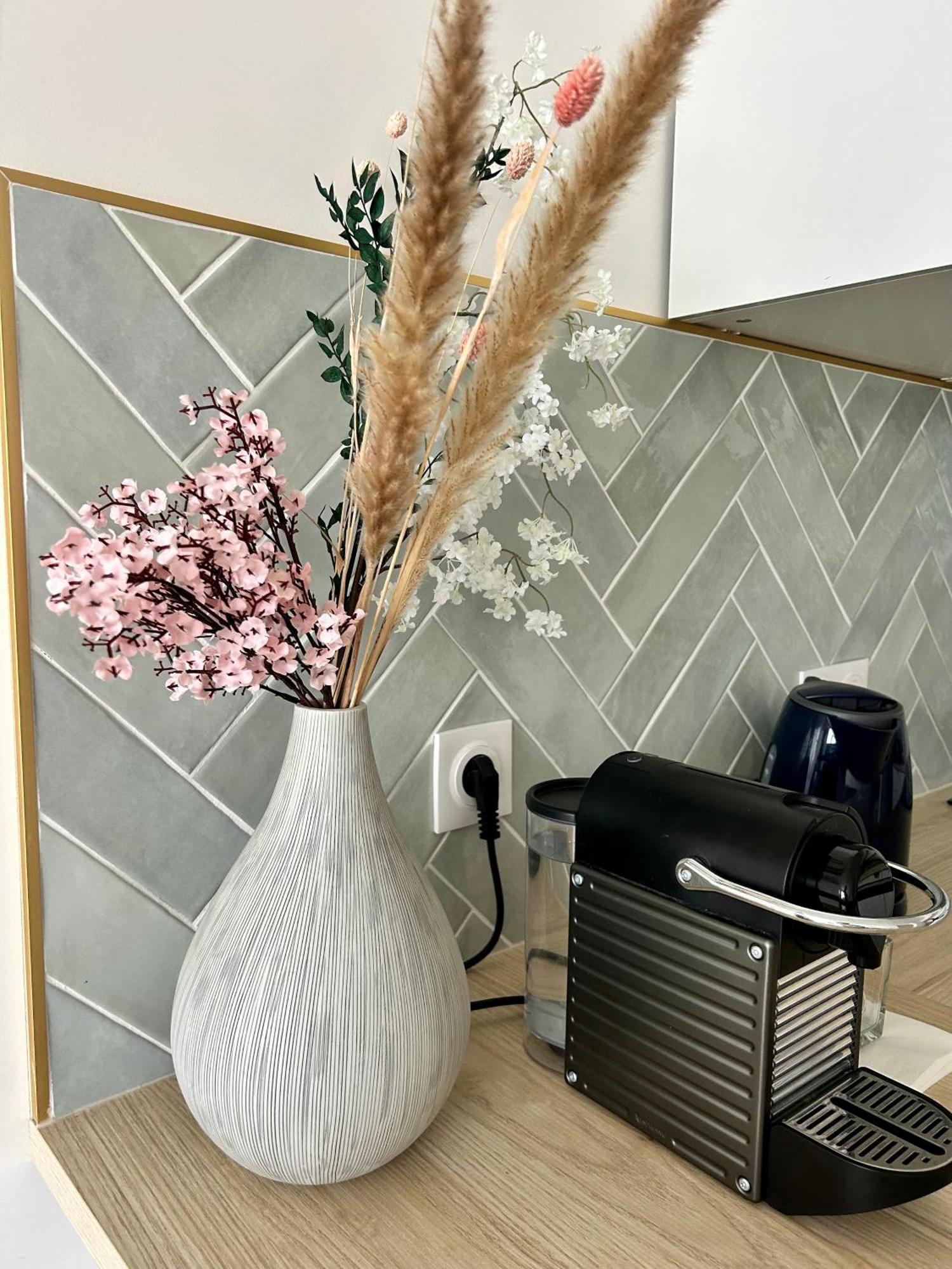 Elegant Appartement Minimaliste Entre Paris Et Disney Noisy-le-Grand Bagian luar foto