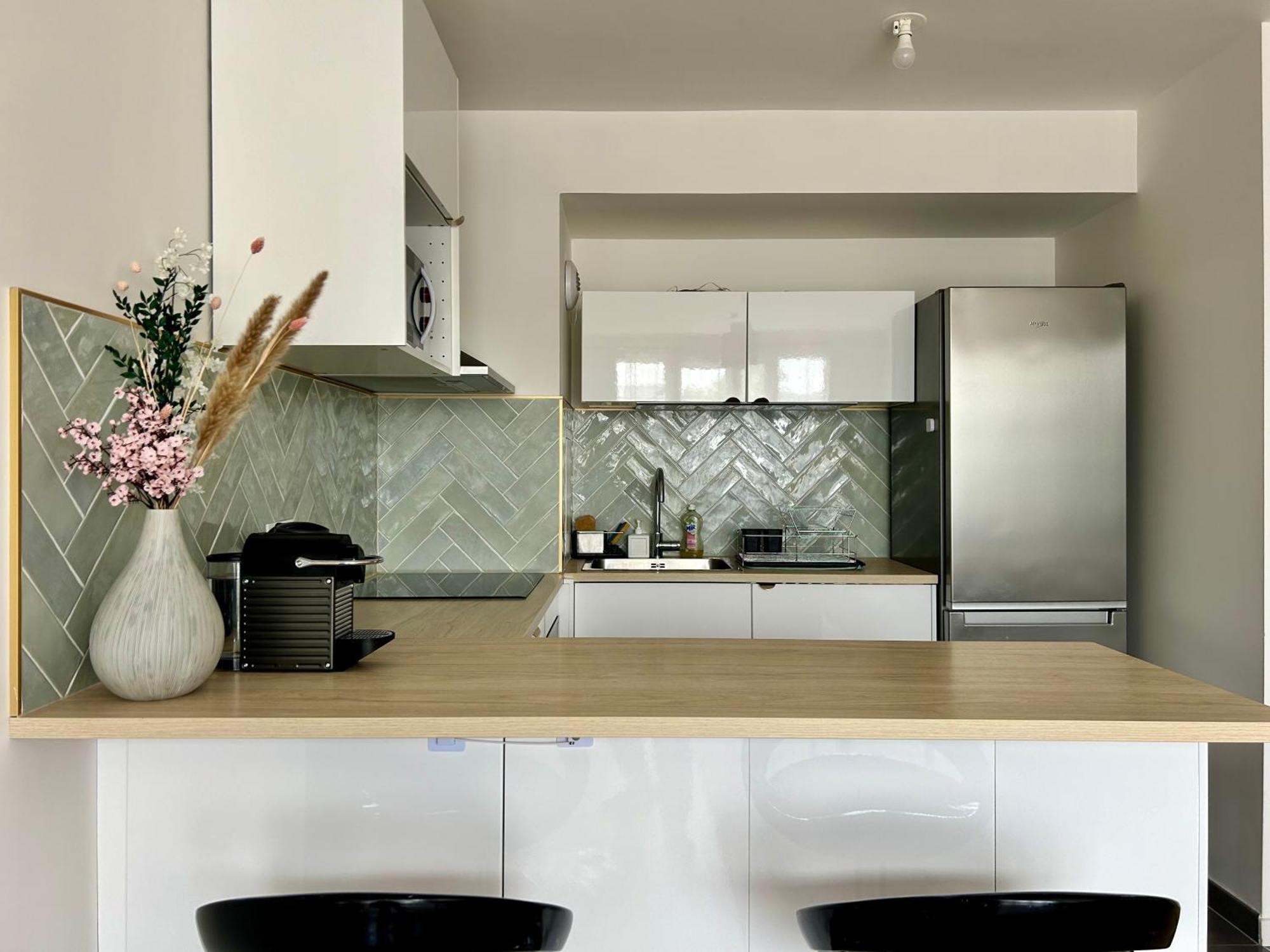 Elegant Appartement Minimaliste Entre Paris Et Disney Noisy-le-Grand Bagian luar foto